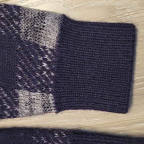 Crew Blue/Gray Patterned Crew Neck Sweate- Brand new never worn! - Picture 5 of 5